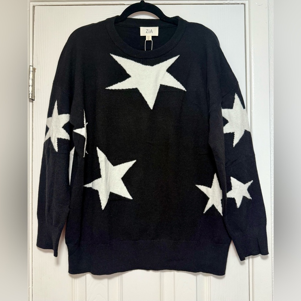 Black and White Star Pattern Sweater